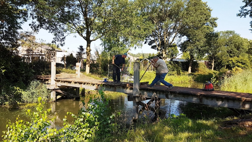 Werkzaamheden aan de brug over de vaart bij de Vijfde Herven.